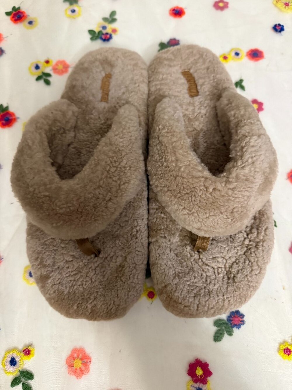 OluKai Fuzzy Shearling Thong Slipper Sandals